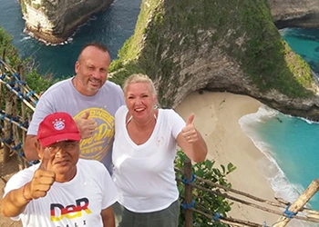 nengah sukada reiseleiter auf Bali spezialisiert auf Deutsche touristen